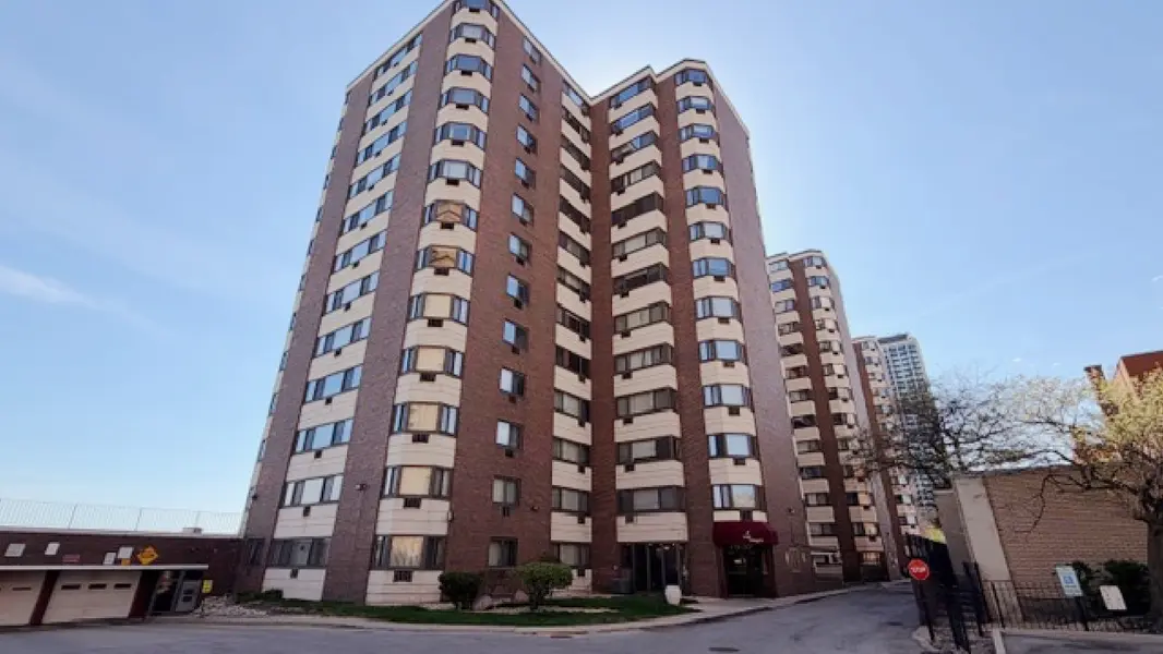 7337 S South Shore DR #312, Chicago, IL 60649