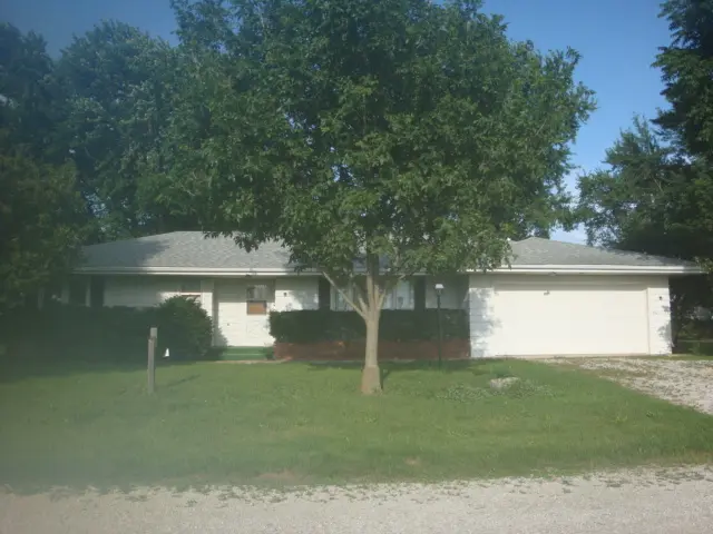498 Park ST, Cissna Park, IL 60924