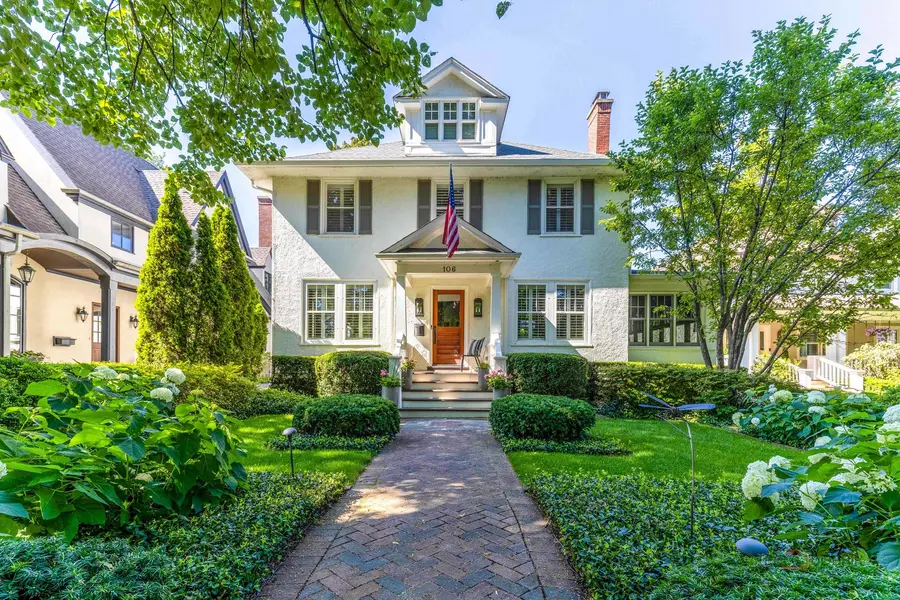 106 E Woodland RD, Lake Forest, IL 60045