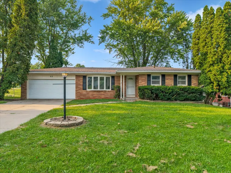 62 Park View DR, Park View, IA 52748