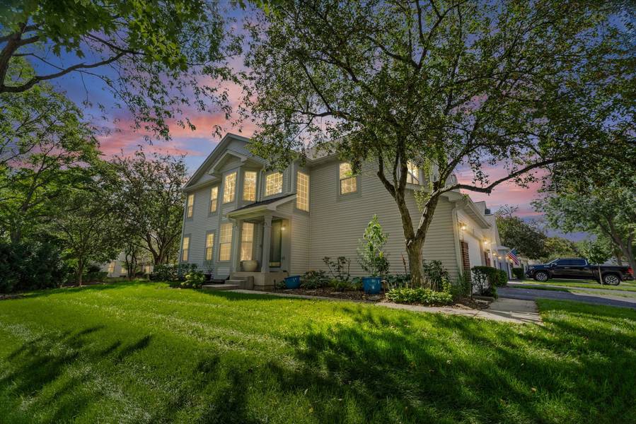 1301 Filly LN, Bartlett, IL 60103