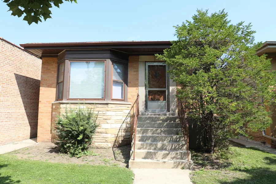 2530 W Pratt BLVD, Chicago, IL 60645
