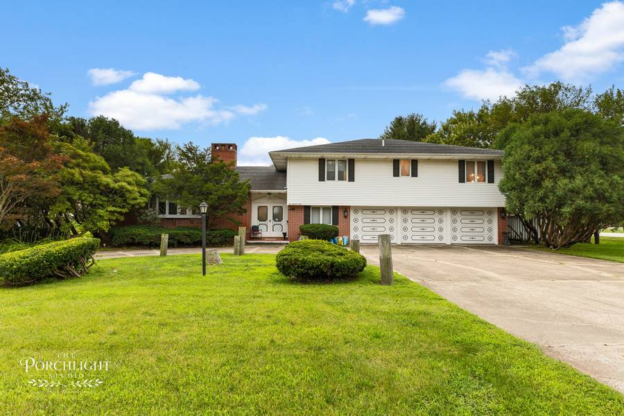 101 Countryside LN, Crescent City, IL 60928