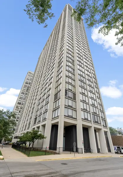 5445 N Sheridan RD #804, Chicago, IL 60640