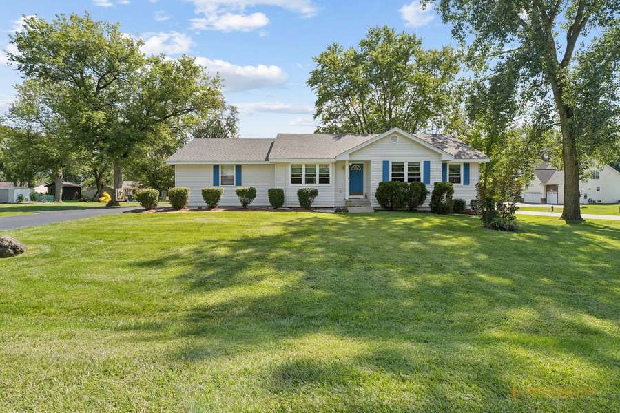 2005 W May DR, Johnsburg, IL 60051