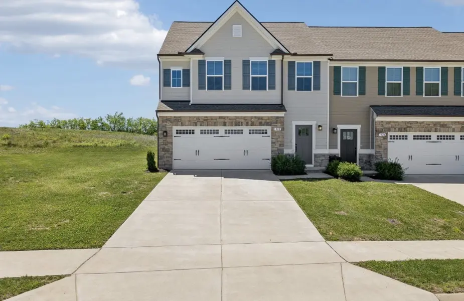 1322 Crescent Ridge Dr, Gallatin, TN 37066