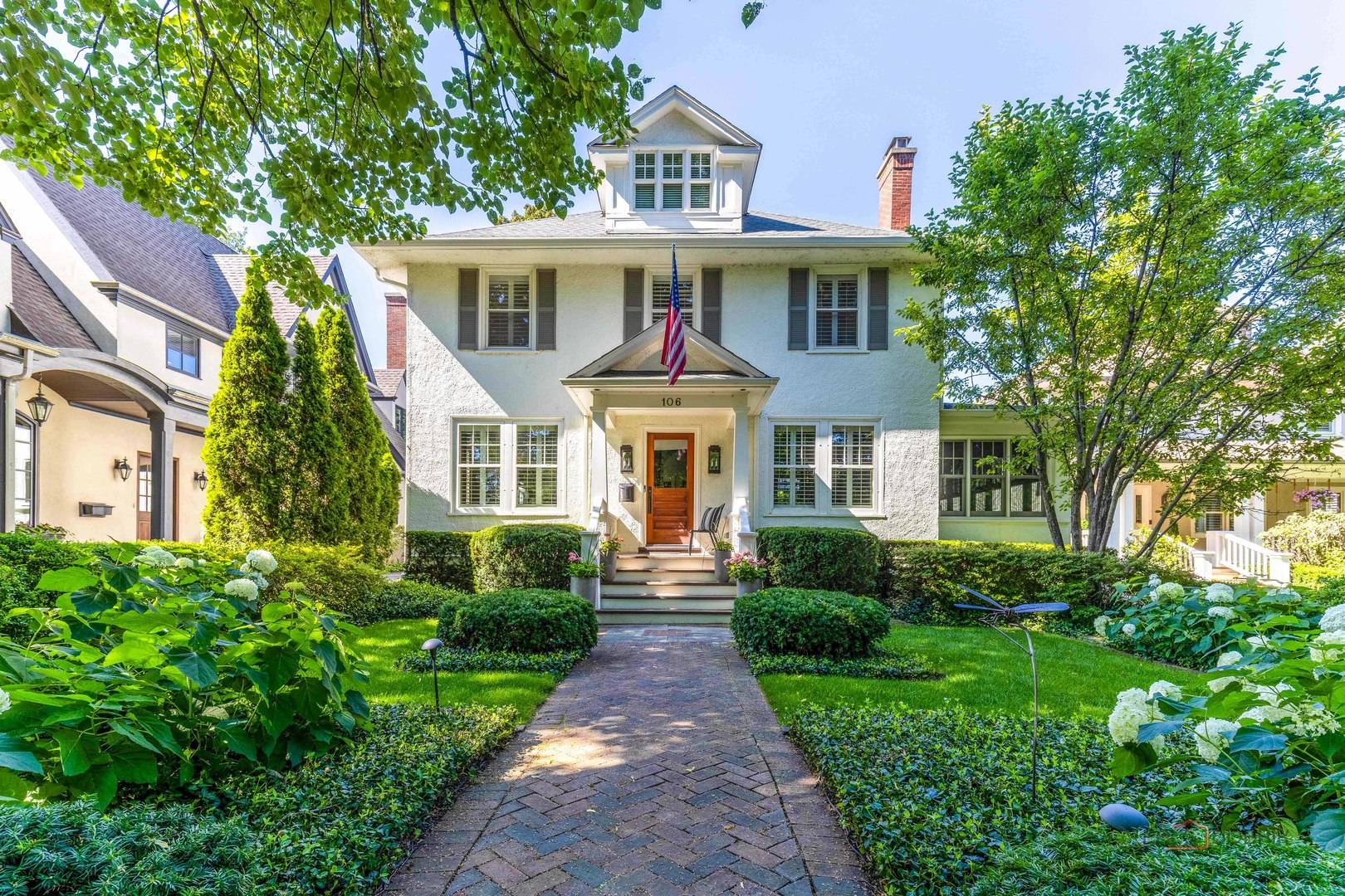 106 E Woodland RD, Lake Forest, IL 60045