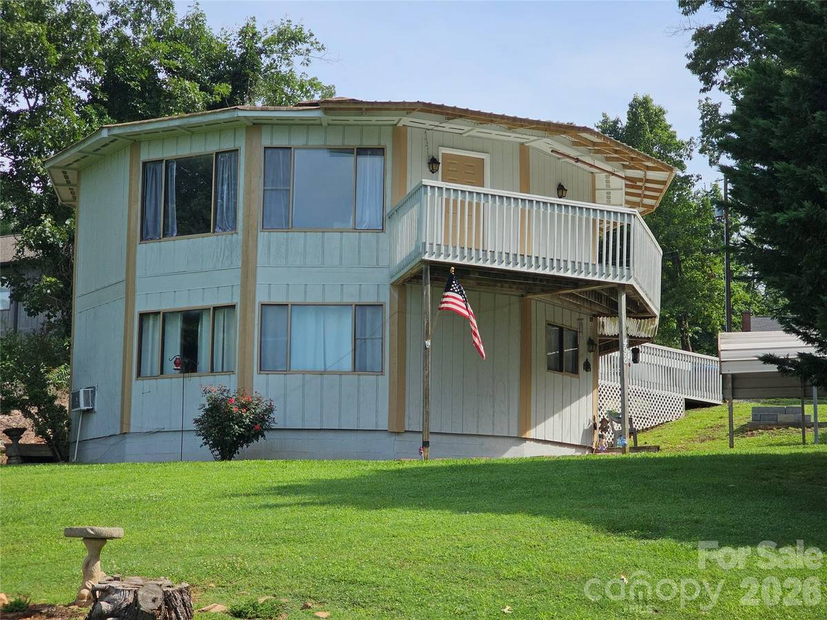 500 Steel Bridge LOOP, Hickory, NC 28601