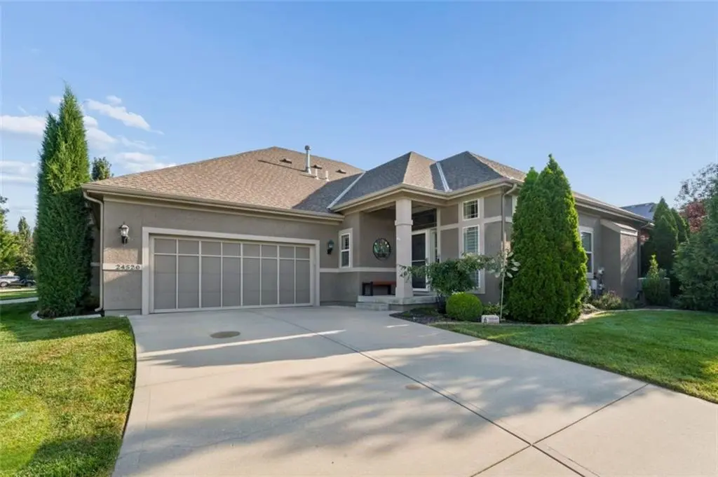 24520 W 110th ST, Olathe, KS 66061