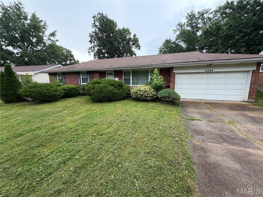 10044 Grosvenor DR, Riverview, MO 63137