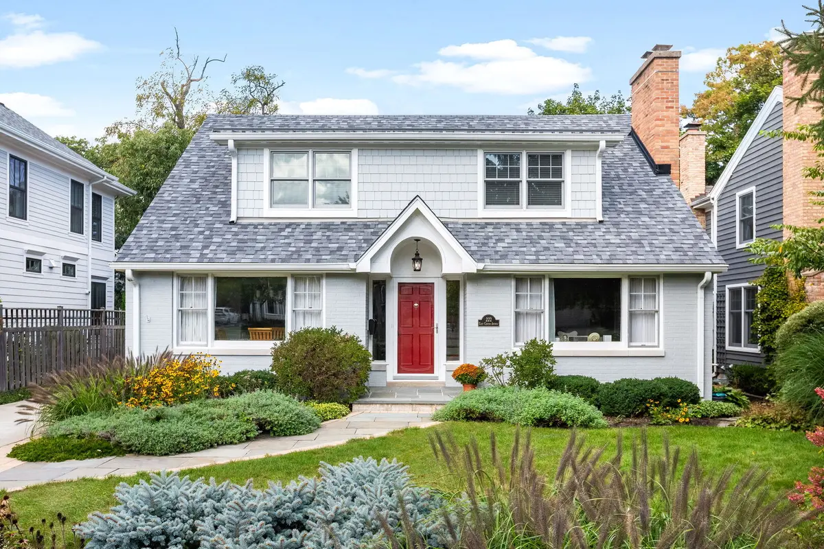 222 E Center AVE, Lake Bluff, IL 60044