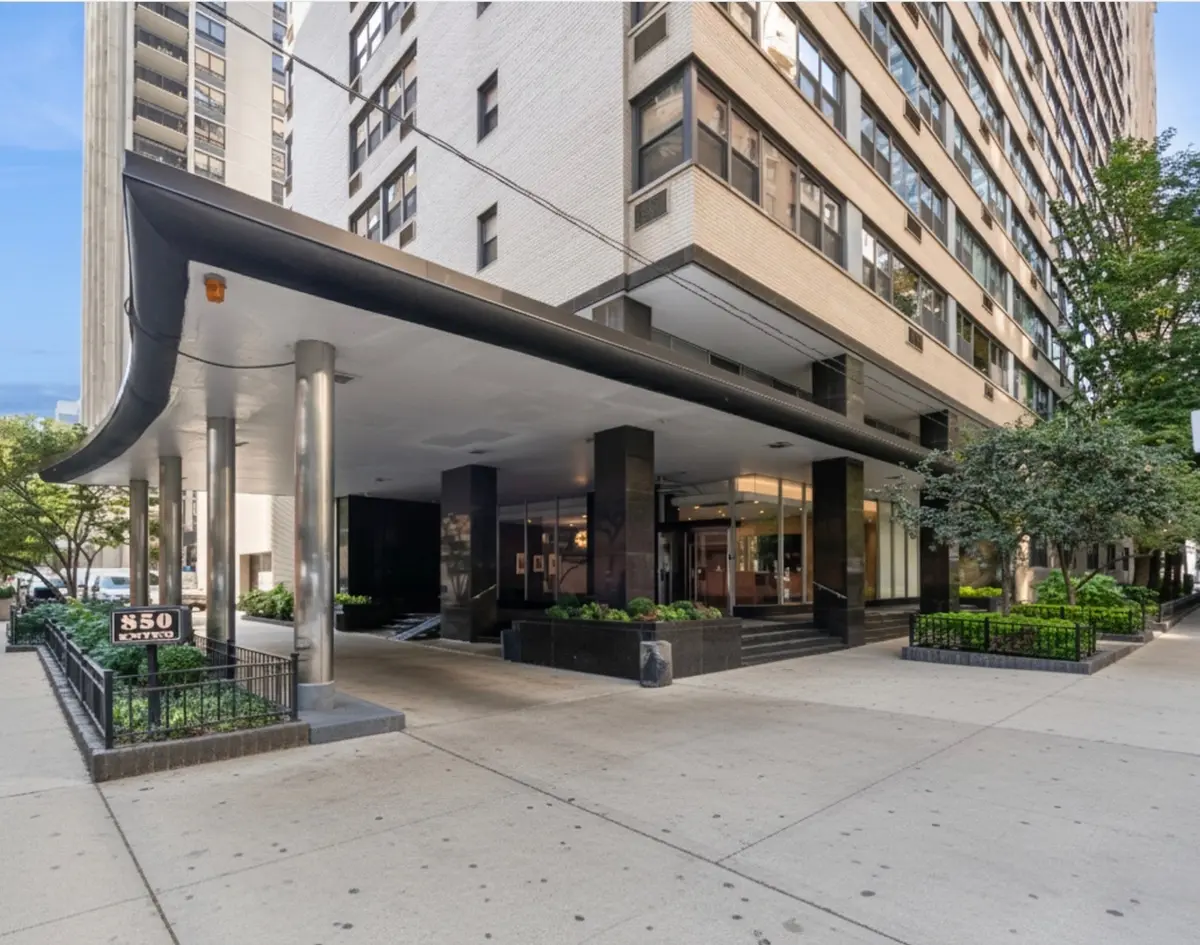 850 N Dewitt PL #10G, Chicago, IL 60611