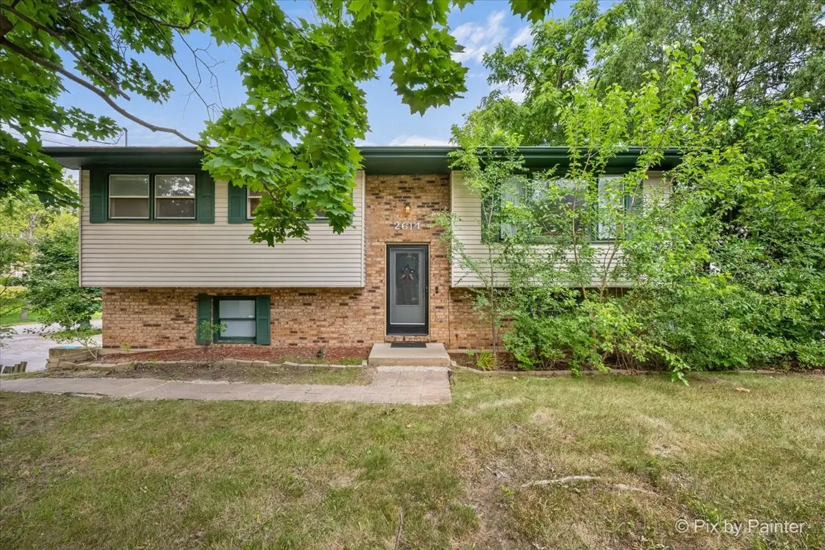 2614 Crystal Lake RD, Cary, IL 60013