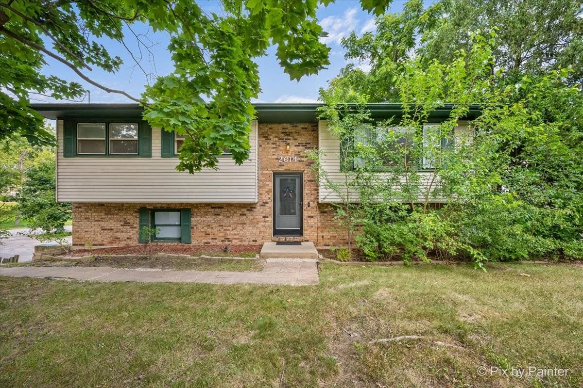 2614 Crystal Lake RD, Cary, IL 60013