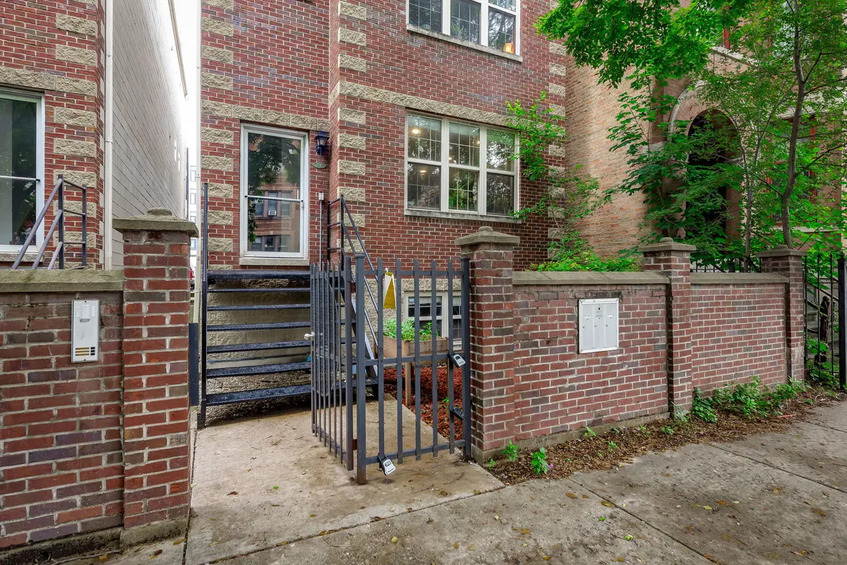 2710 W Haddon AVE #1, Chicago, IL 60622