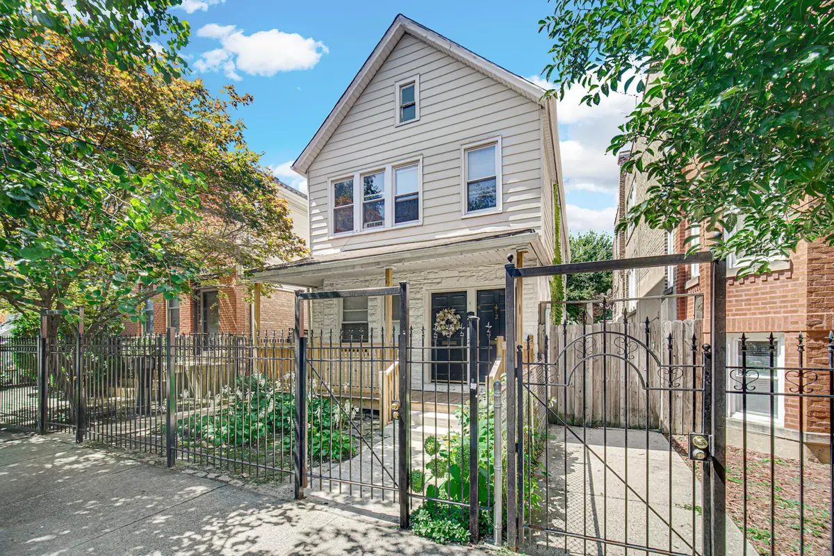 2432 N Campbell AVE, Chicago, IL 60647