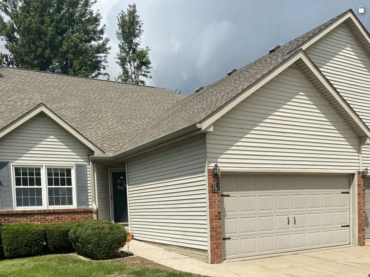 19 Crystal CT, Bloomington, IL 61704
