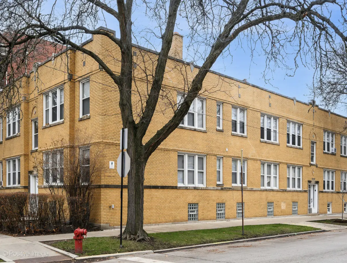 3508 N LAWNDALE AVE #2, Chicago, IL 60618
