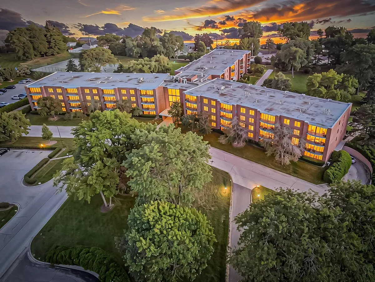 1415 E Central RD #305A, Arlington Heights, IL 60005