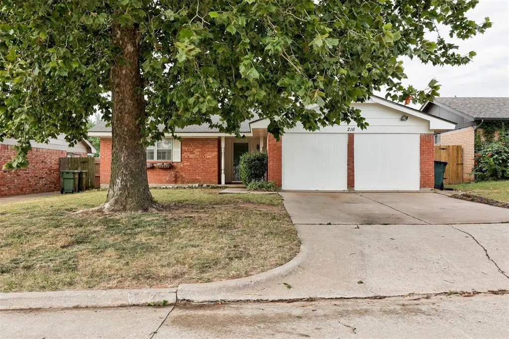 216 Klondike DR, Yukon, OK 73099
