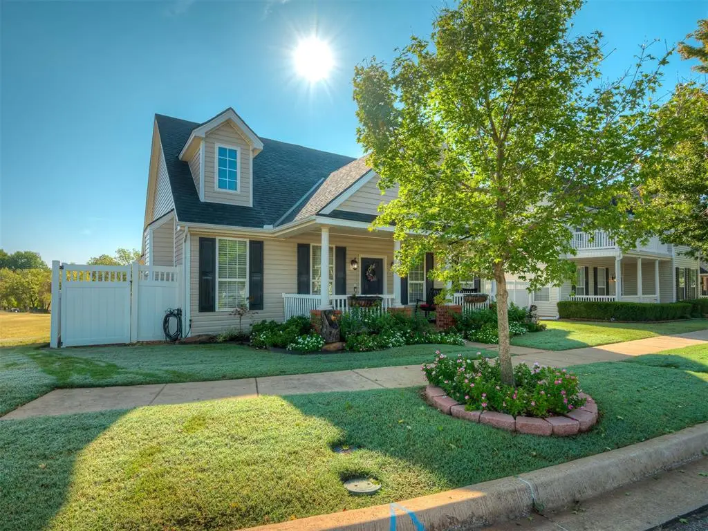 3401 Chardonnay LN, Norman, OK 73071