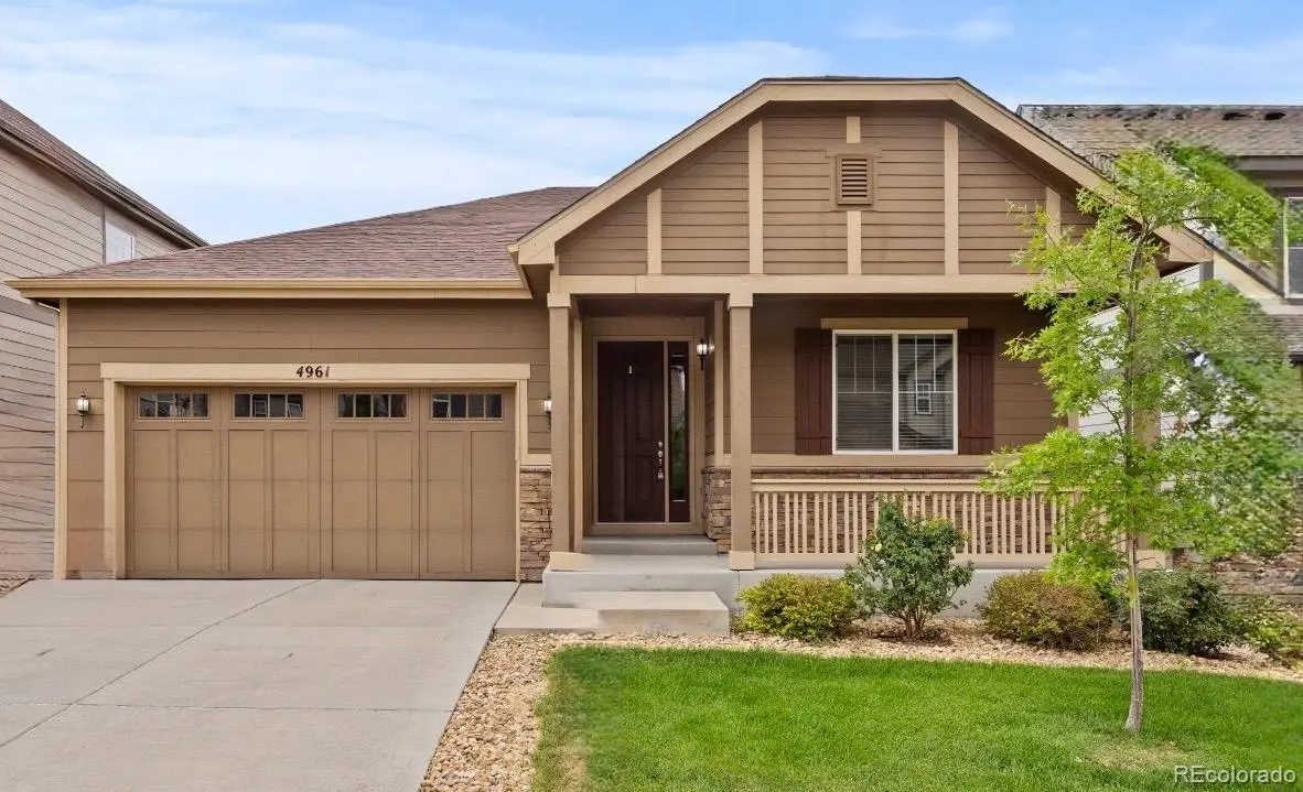 4961 S Versailles CIR, Aurora, CO 80015