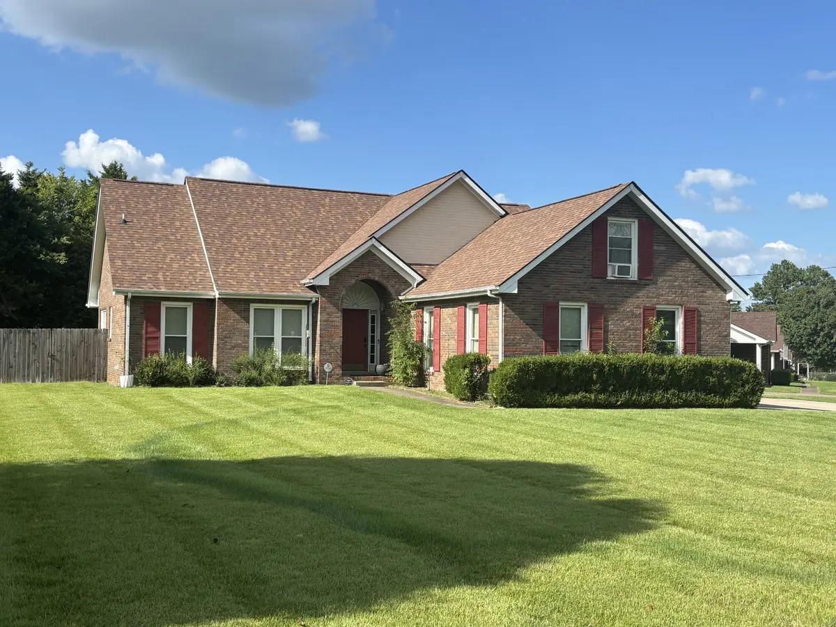 1985 Waywick Dr, Clarksville, TN 37043