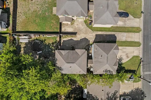 6912 MEADOR Ave, Austin, TX 78752