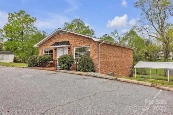 10 1st AVE NW, Taylorsville, NC 28681