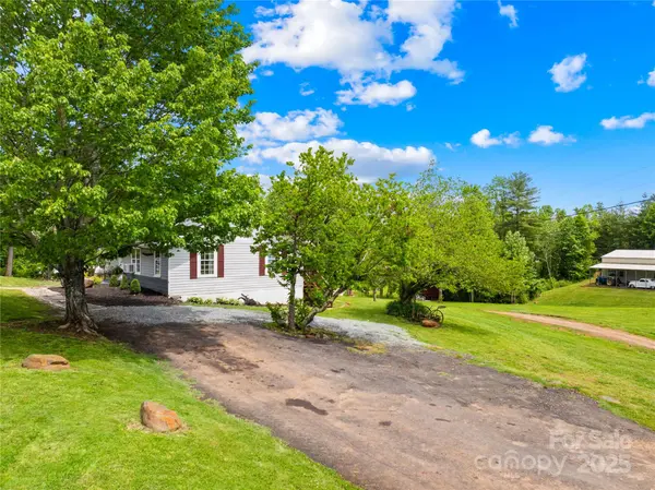 16 Julep DR, Alexander, NC 28701