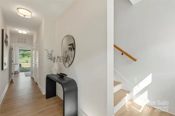 1120 Wonder WAY, Charlotte, NC 28208