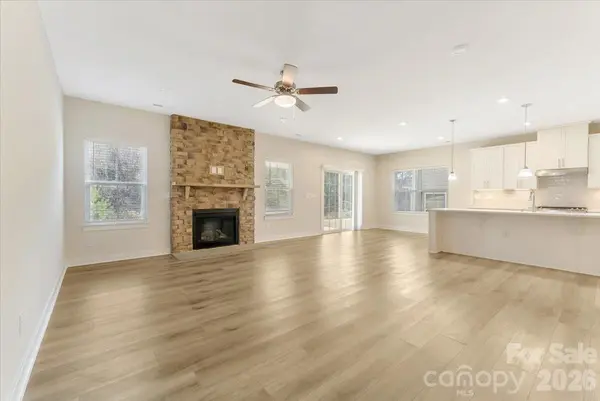 202 Tetcott ST, Mooresville, NC 28115