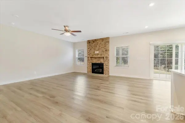 202 Tetcott ST, Mooresville, NC 28115