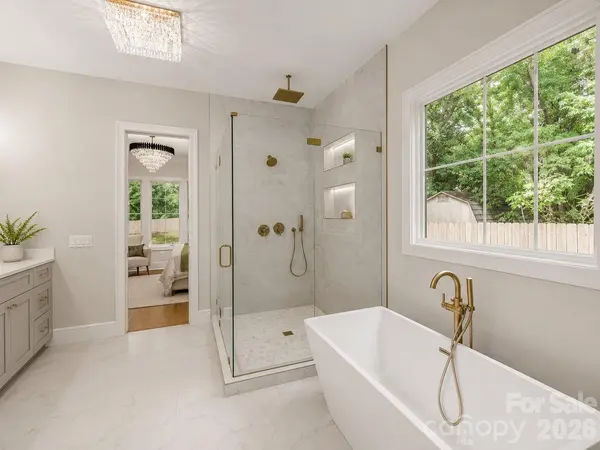 3032 Northampton DR, Charlotte, NC 28210