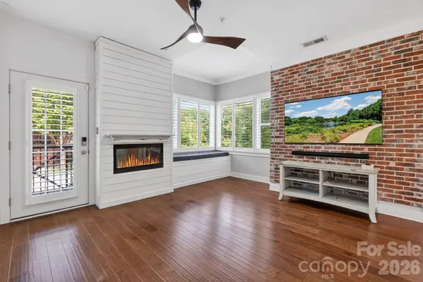 262 Harbour Place DR #15, Davidson, NC 28036