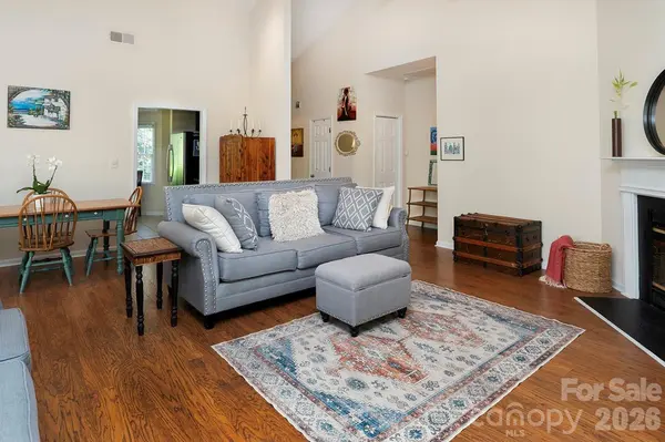 5935 Fitzwilliams LN, Charlotte, NC 28270