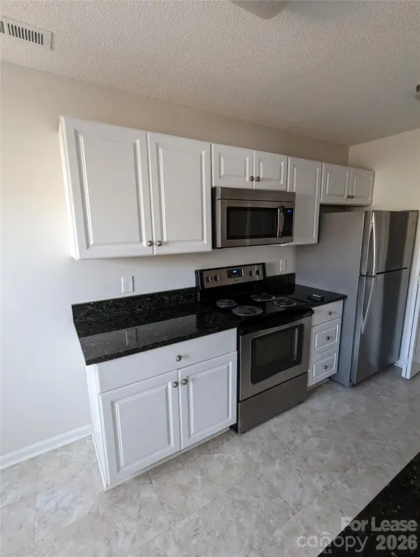 72 Windwood DR, Columbus, NC 28722