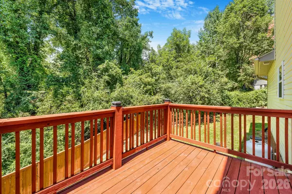 19 Oakcrest PL, Asheville, NC 28806