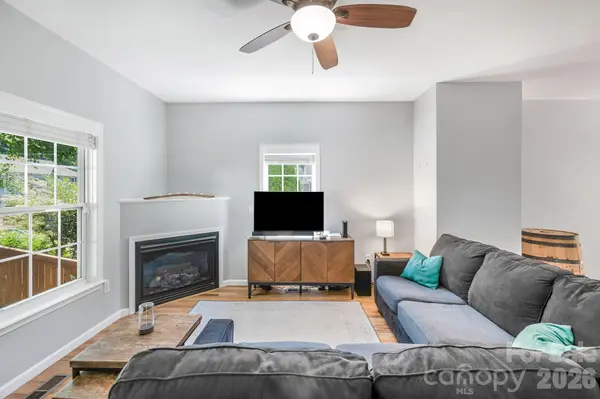 19 Oakcrest PL, Asheville, NC 28806