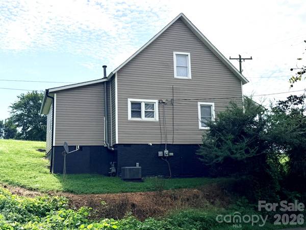301 Magnolia ST, Granite Falls, NC 28630