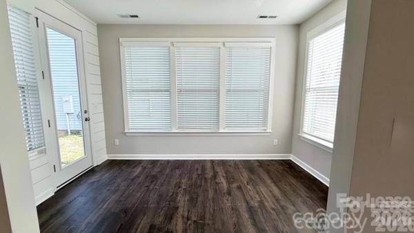 3205 Shamrock DR, Charlotte, NC 28215