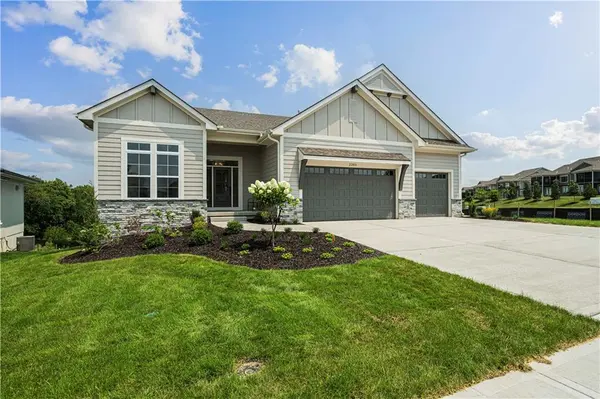 22018 W 114th CT, Olathe, KS 66061