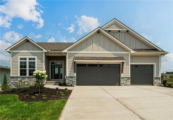 22018 W 114th CT, Olathe, KS 66061