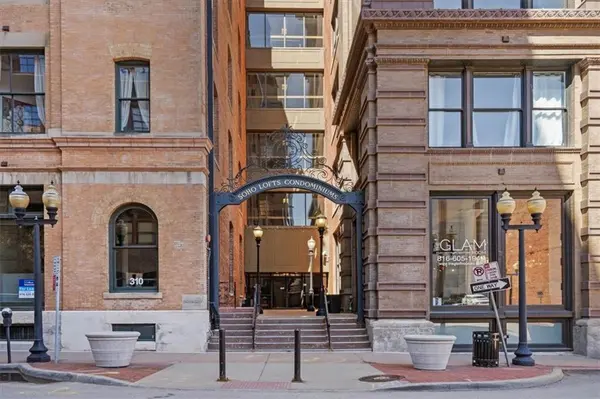 308 W 8th ST #414, Kansas City, MO 64105