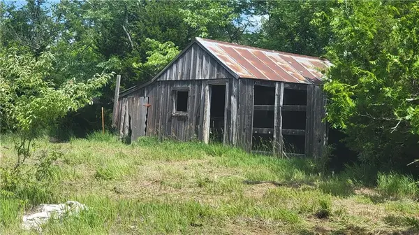 W 92 HWY, Smithville, MO 64089