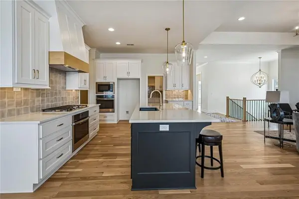 22004 W 114th CT, Olathe, KS 66061