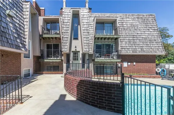 3602 Gillham DR #11, Kansas City, MO 64111