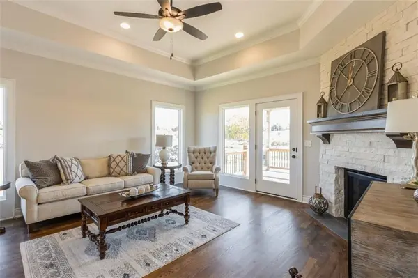 11419 S Waterford DR, Olathe, KS 66061