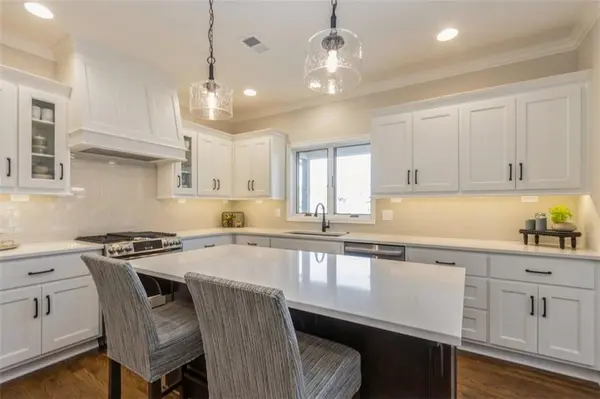 11419 S Waterford DR, Olathe, KS 66061