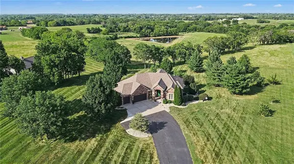 4808 NE. 137th ST, Smithville, MO 64089